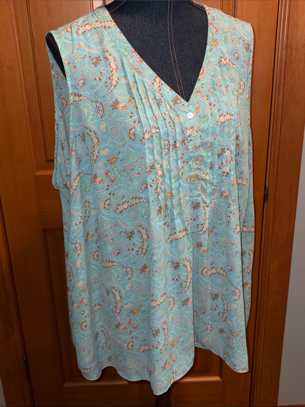 Rose & Olive Mint Paisley Sleeveless V-Neck Top